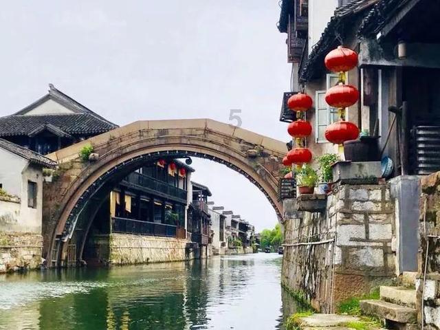 至寒已级春将来,曲靖花香始芳菲